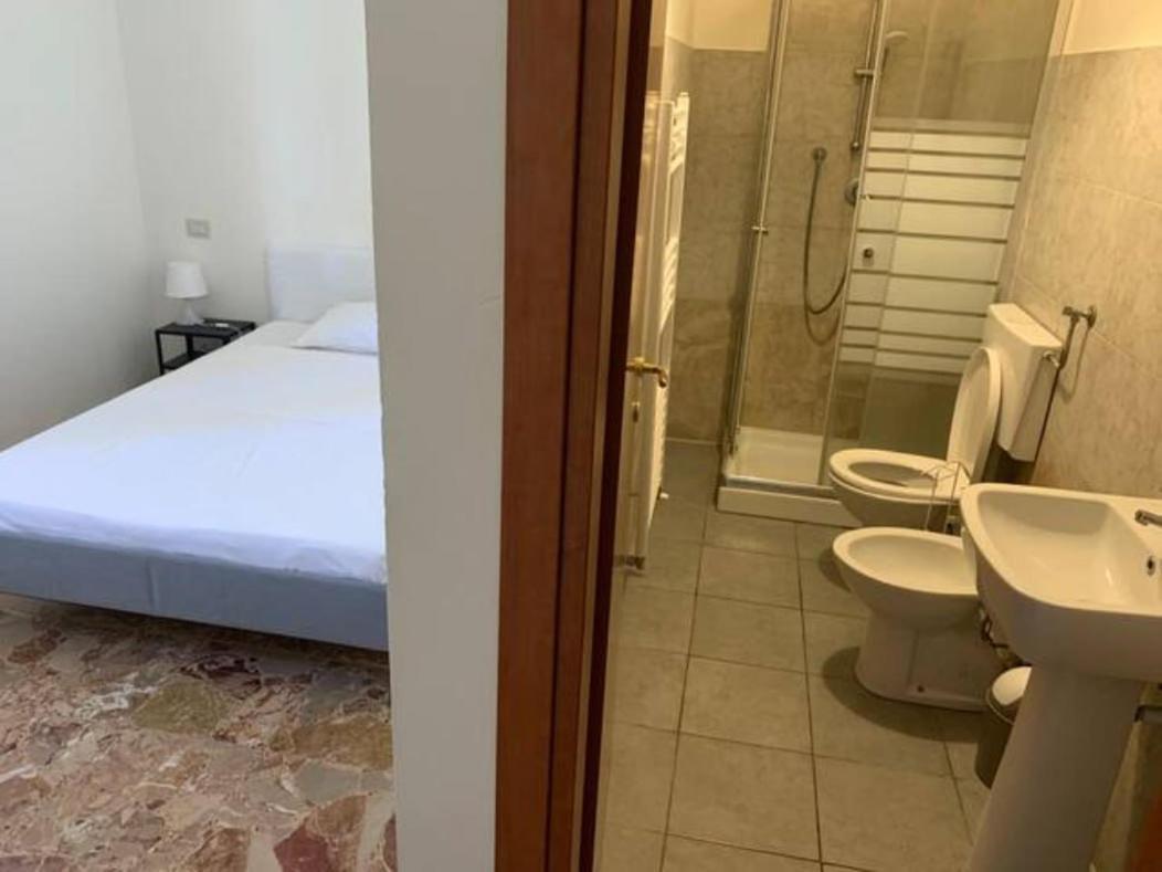 Daniele Rooms Арецо Стая снимка